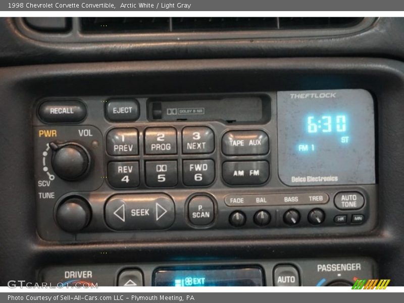 Arctic White / Light Gray 1998 Chevrolet Corvette Convertible