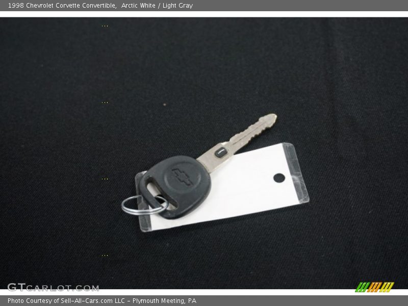 Arctic White / Light Gray 1998 Chevrolet Corvette Convertible