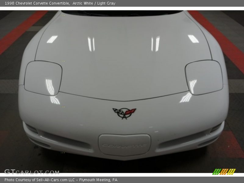 Arctic White / Light Gray 1998 Chevrolet Corvette Convertible