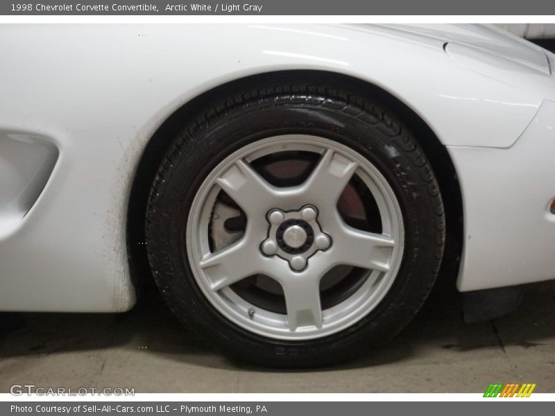 Arctic White / Light Gray 1998 Chevrolet Corvette Convertible