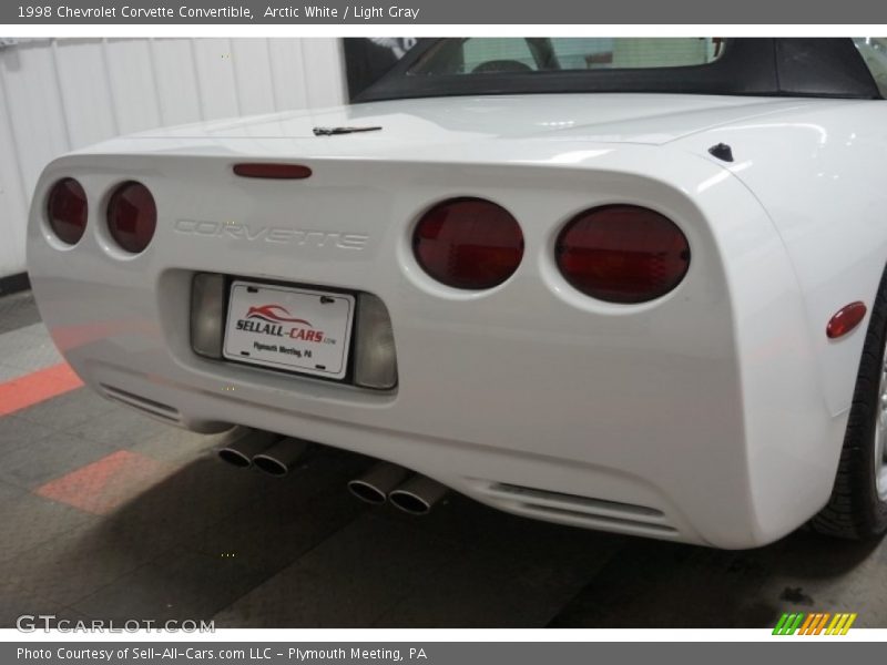Arctic White / Light Gray 1998 Chevrolet Corvette Convertible