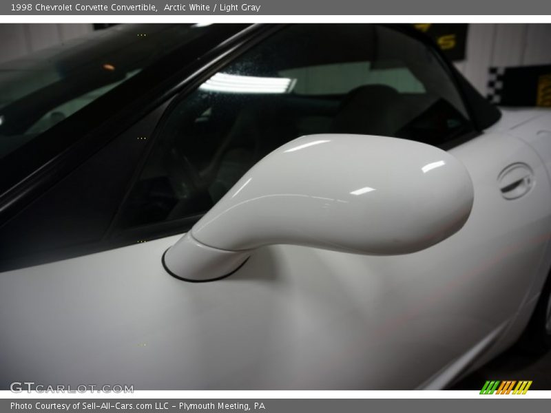 Arctic White / Light Gray 1998 Chevrolet Corvette Convertible