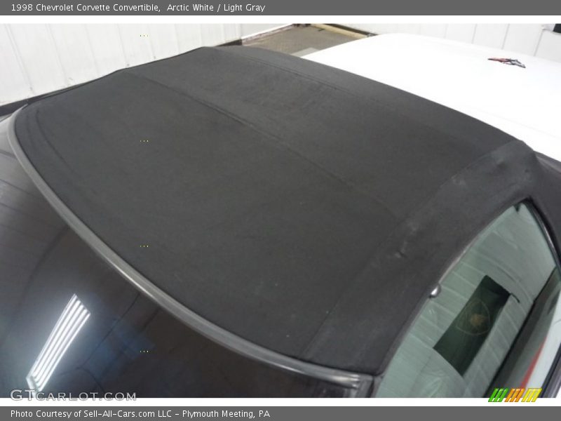 Arctic White / Light Gray 1998 Chevrolet Corvette Convertible