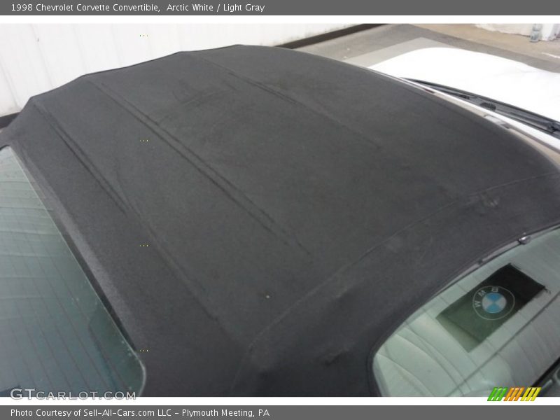 Arctic White / Light Gray 1998 Chevrolet Corvette Convertible