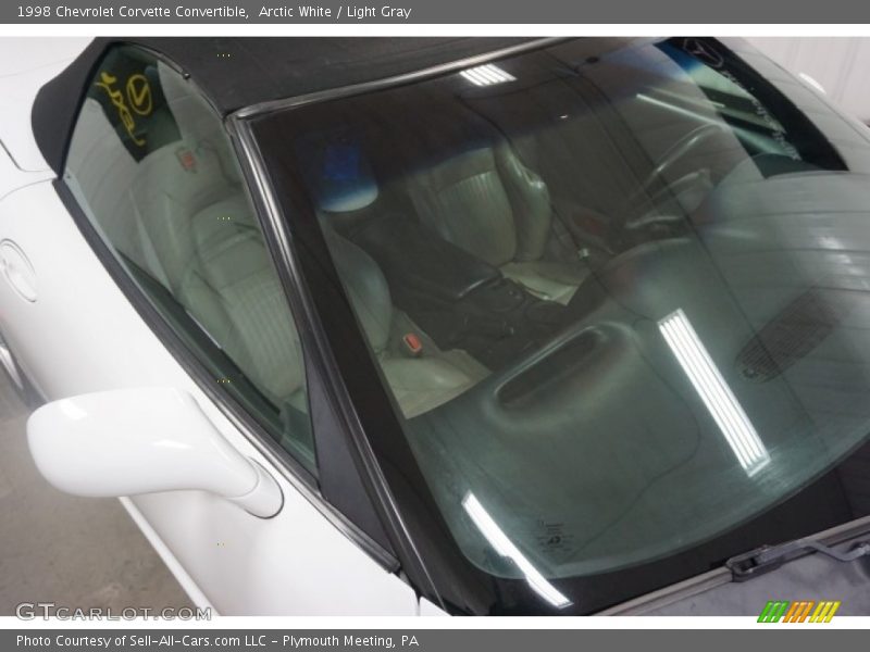 Arctic White / Light Gray 1998 Chevrolet Corvette Convertible