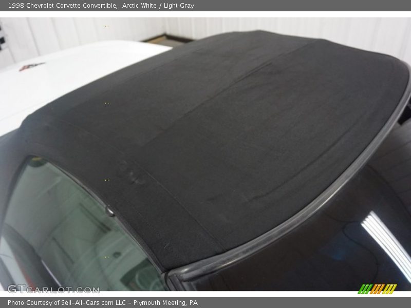 Arctic White / Light Gray 1998 Chevrolet Corvette Convertible