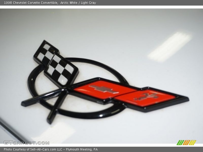 Arctic White / Light Gray 1998 Chevrolet Corvette Convertible