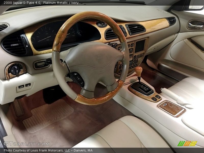 Platinum Metallic / Ivory 2000 Jaguar S-Type 4.0