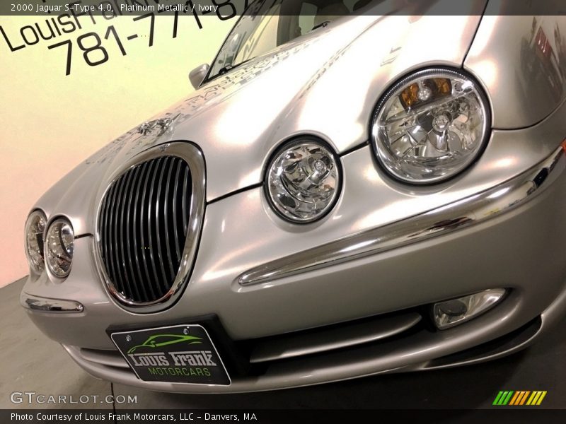 Platinum Metallic / Ivory 2000 Jaguar S-Type 4.0