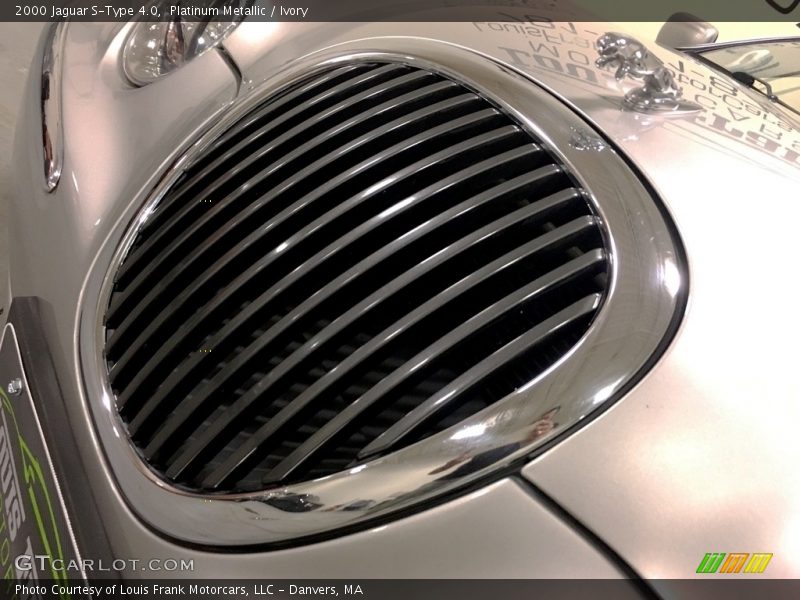 Platinum Metallic / Ivory 2000 Jaguar S-Type 4.0
