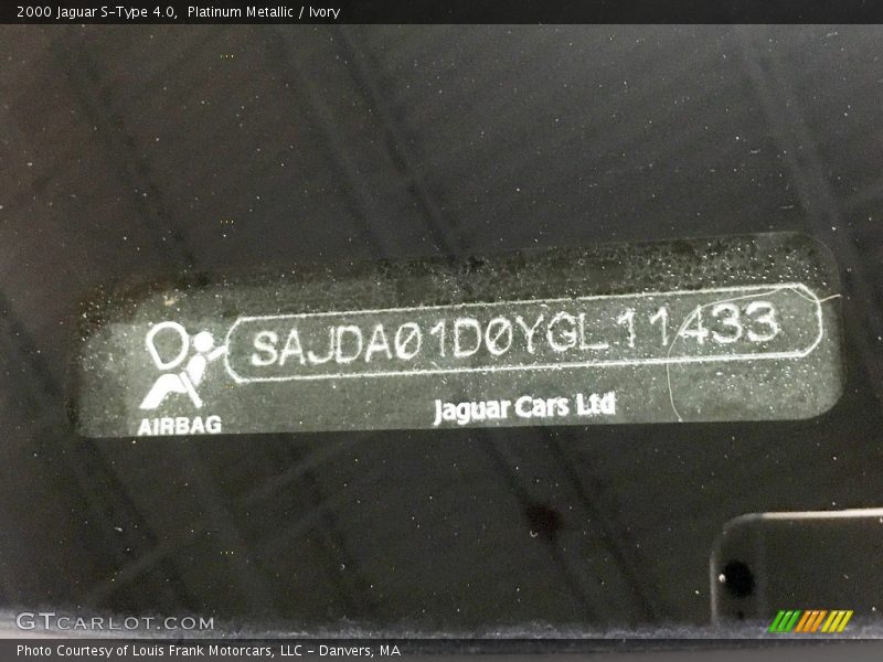 Platinum Metallic / Ivory 2000 Jaguar S-Type 4.0