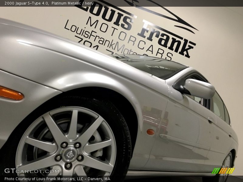Platinum Metallic / Ivory 2000 Jaguar S-Type 4.0