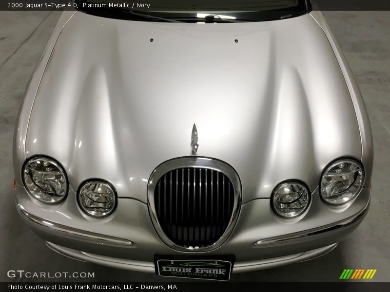 Platinum Metallic / Ivory 2000 Jaguar S-Type 4.0