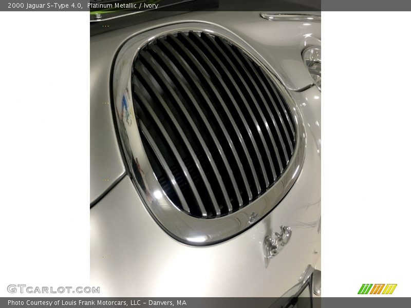 Platinum Metallic / Ivory 2000 Jaguar S-Type 4.0