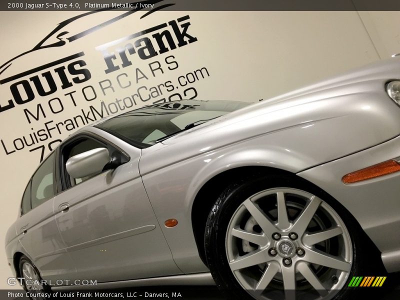 Platinum Metallic / Ivory 2000 Jaguar S-Type 4.0