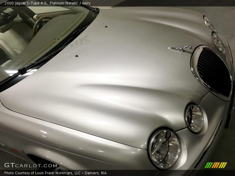 Platinum Metallic / Ivory 2000 Jaguar S-Type 4.0