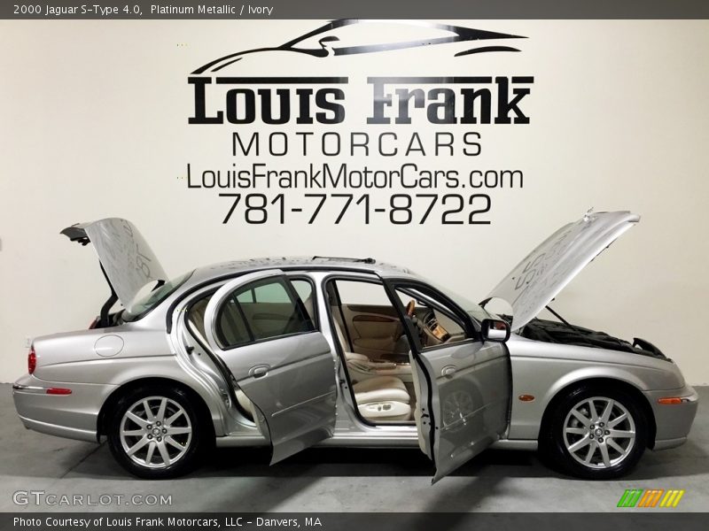 Platinum Metallic / Ivory 2000 Jaguar S-Type 4.0