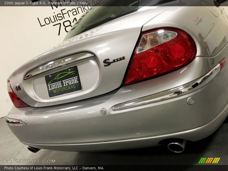 Platinum Metallic / Ivory 2000 Jaguar S-Type 4.0