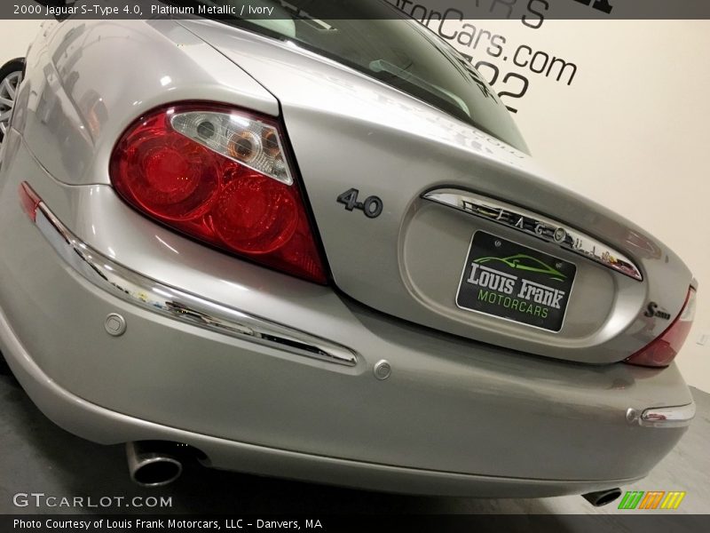 Platinum Metallic / Ivory 2000 Jaguar S-Type 4.0