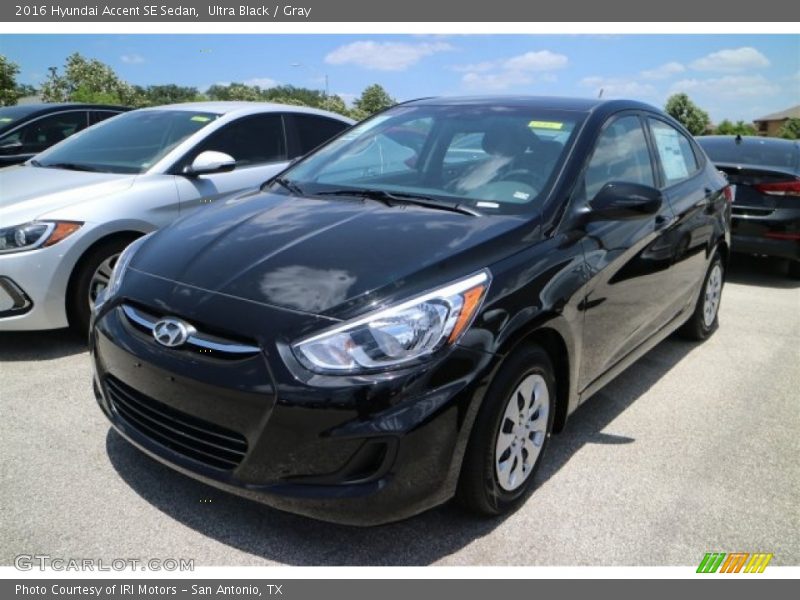 Ultra Black / Gray 2016 Hyundai Accent SE Sedan