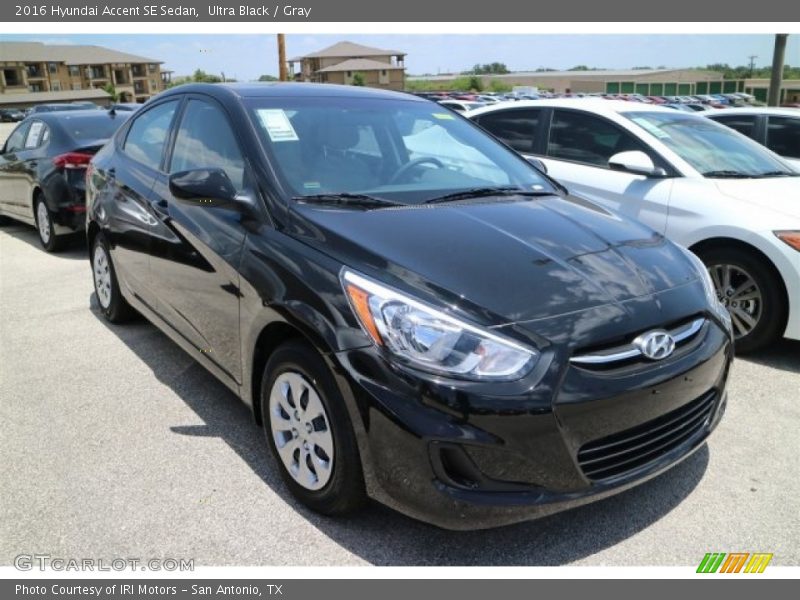Ultra Black / Gray 2016 Hyundai Accent SE Sedan