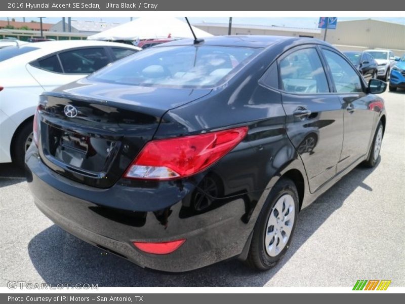 Ultra Black / Gray 2016 Hyundai Accent SE Sedan