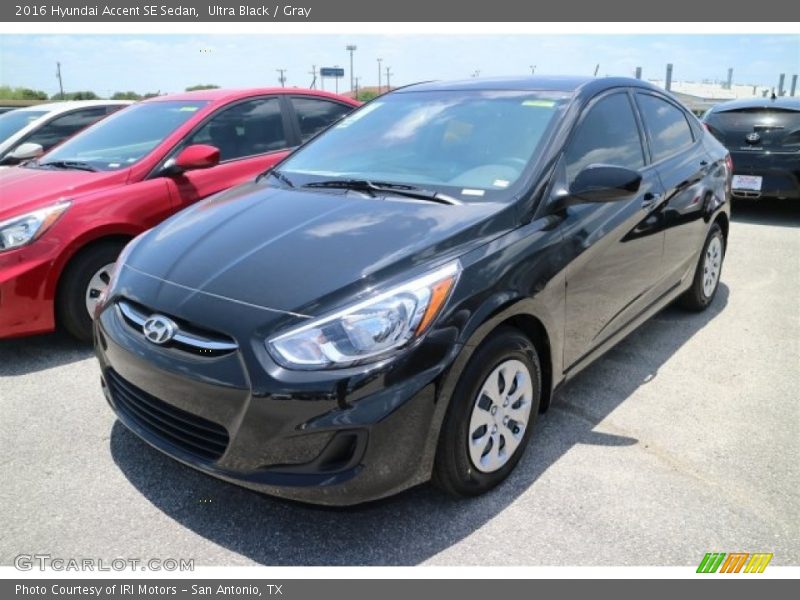 Ultra Black / Gray 2016 Hyundai Accent SE Sedan