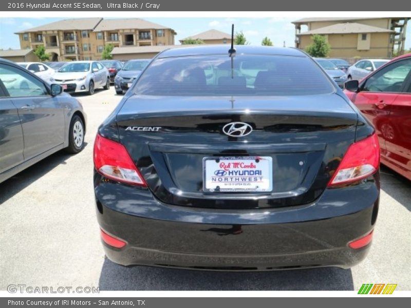 Ultra Black / Gray 2016 Hyundai Accent SE Sedan