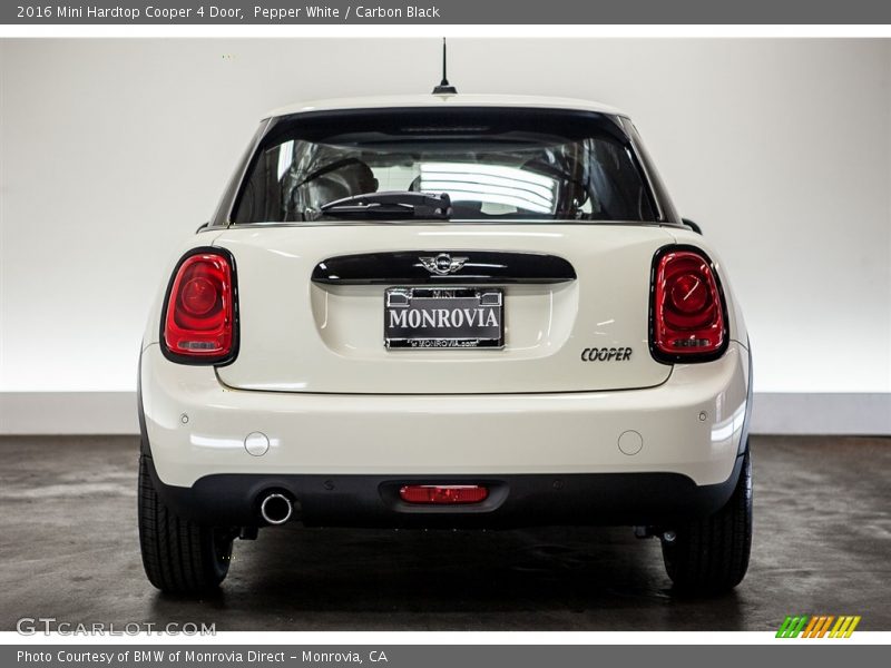 Pepper White / Carbon Black 2016 Mini Hardtop Cooper 4 Door