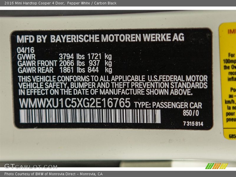 Pepper White / Carbon Black 2016 Mini Hardtop Cooper 4 Door