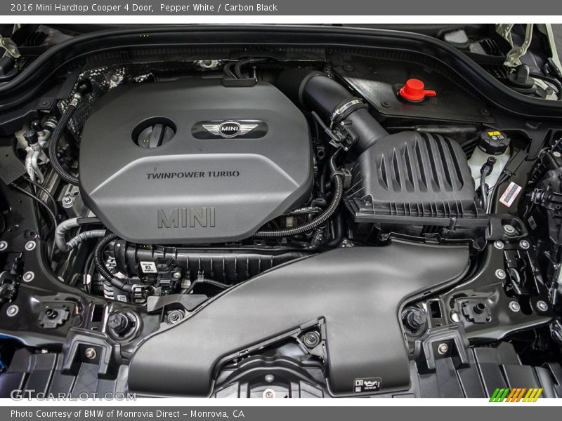 Pepper White / Carbon Black 2016 Mini Hardtop Cooper 4 Door