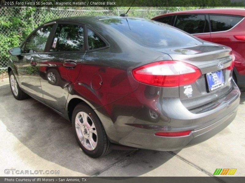 Magnetic Metallic / Charcoal Black 2015 Ford Fiesta SE Sedan