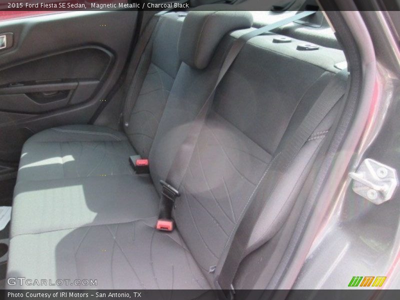 Magnetic Metallic / Charcoal Black 2015 Ford Fiesta SE Sedan