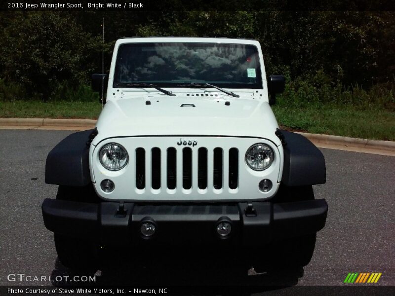 Bright White / Black 2016 Jeep Wrangler Sport