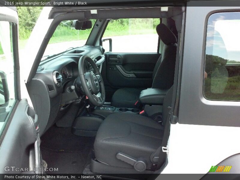 Bright White / Black 2016 Jeep Wrangler Sport