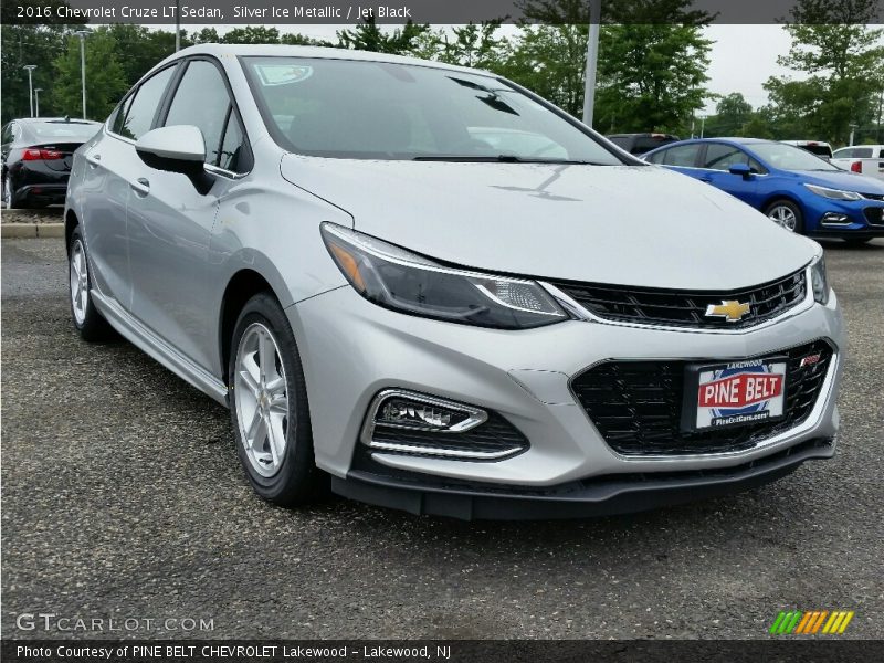 Silver Ice Metallic / Jet Black 2016 Chevrolet Cruze LT Sedan