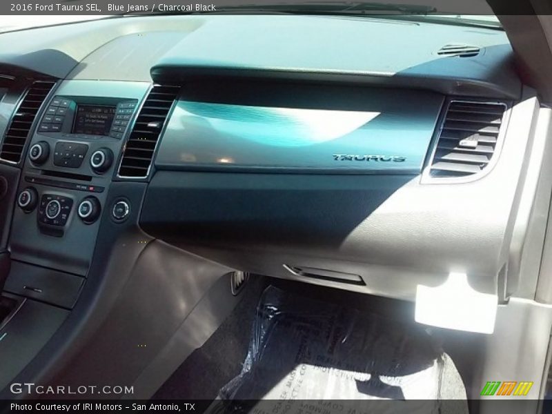 Blue Jeans / Charcoal Black 2016 Ford Taurus SEL