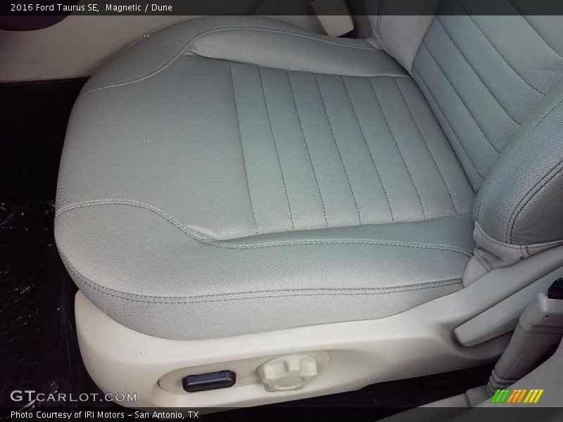 Magnetic / Dune 2016 Ford Taurus SE
