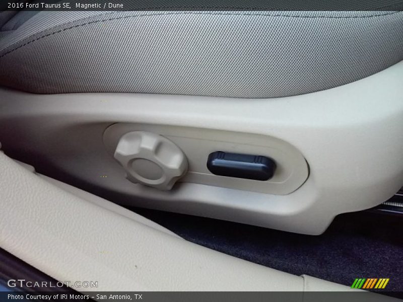 Magnetic / Dune 2016 Ford Taurus SE