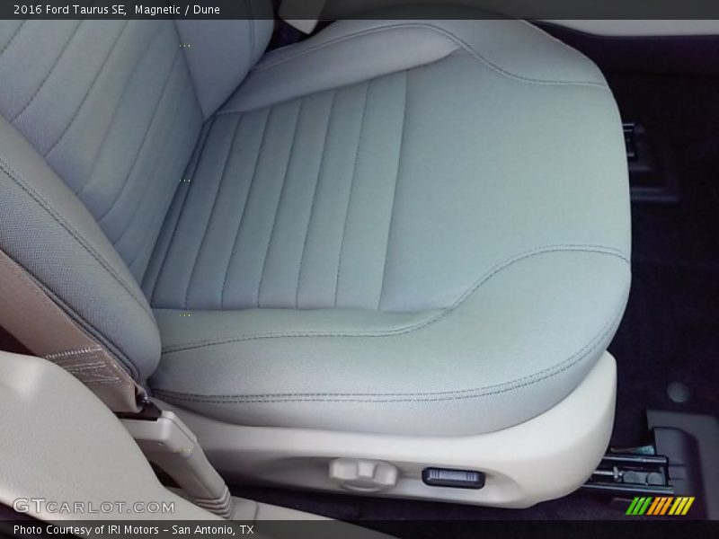 Magnetic / Dune 2016 Ford Taurus SE