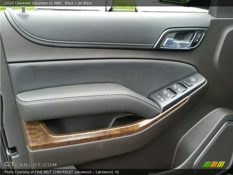 Black / Jet Black 2016 Chevrolet Suburban LS 4WD