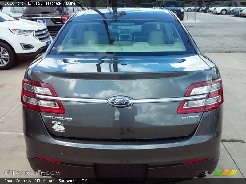 Magnetic / Dune 2016 Ford Taurus SE