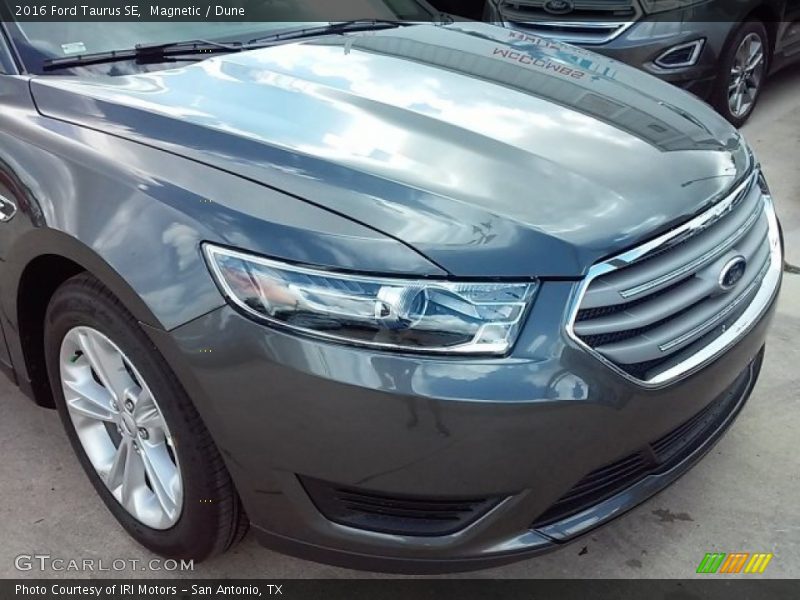 Magnetic / Dune 2016 Ford Taurus SE