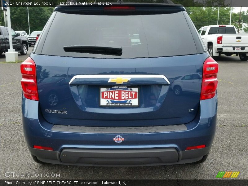 Patriot Blue Metallic / Jet Black 2017 Chevrolet Equinox LT