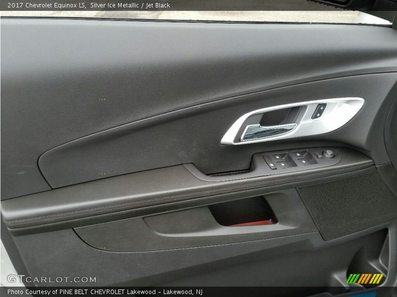 Silver Ice Metallic / Jet Black 2017 Chevrolet Equinox LS