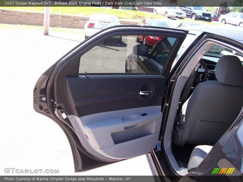 Brilliant Black Crystal Pearl / Dark Slate Gray/Light Slate Gray 2007 Dodge Magnum SXT