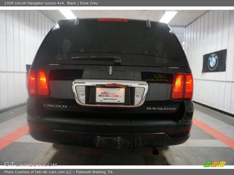 Black / Dove Grey 2006 Lincoln Navigator Luxury 4x4