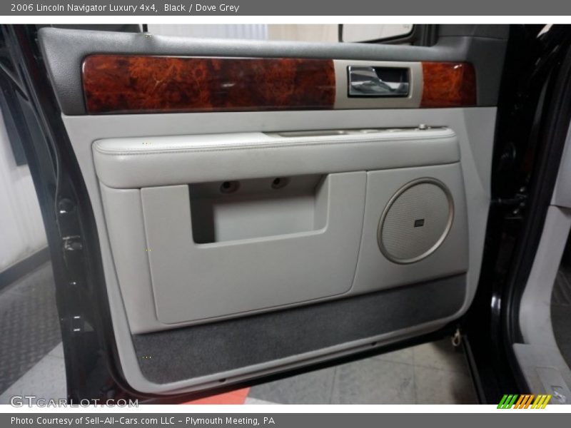 Black / Dove Grey 2006 Lincoln Navigator Luxury 4x4