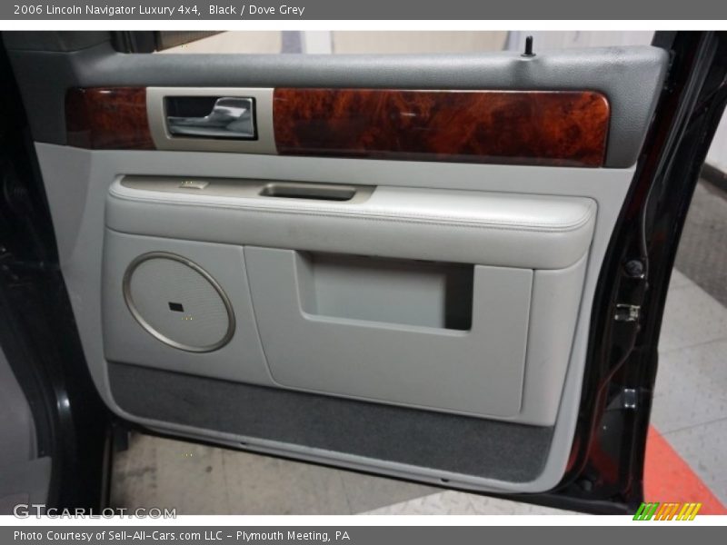 Black / Dove Grey 2006 Lincoln Navigator Luxury 4x4