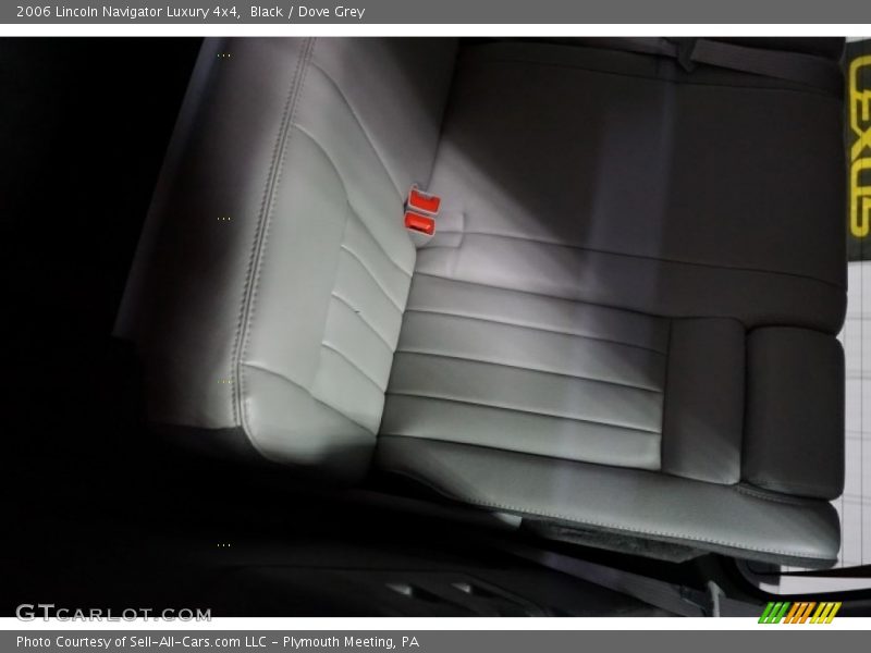 Black / Dove Grey 2006 Lincoln Navigator Luxury 4x4
